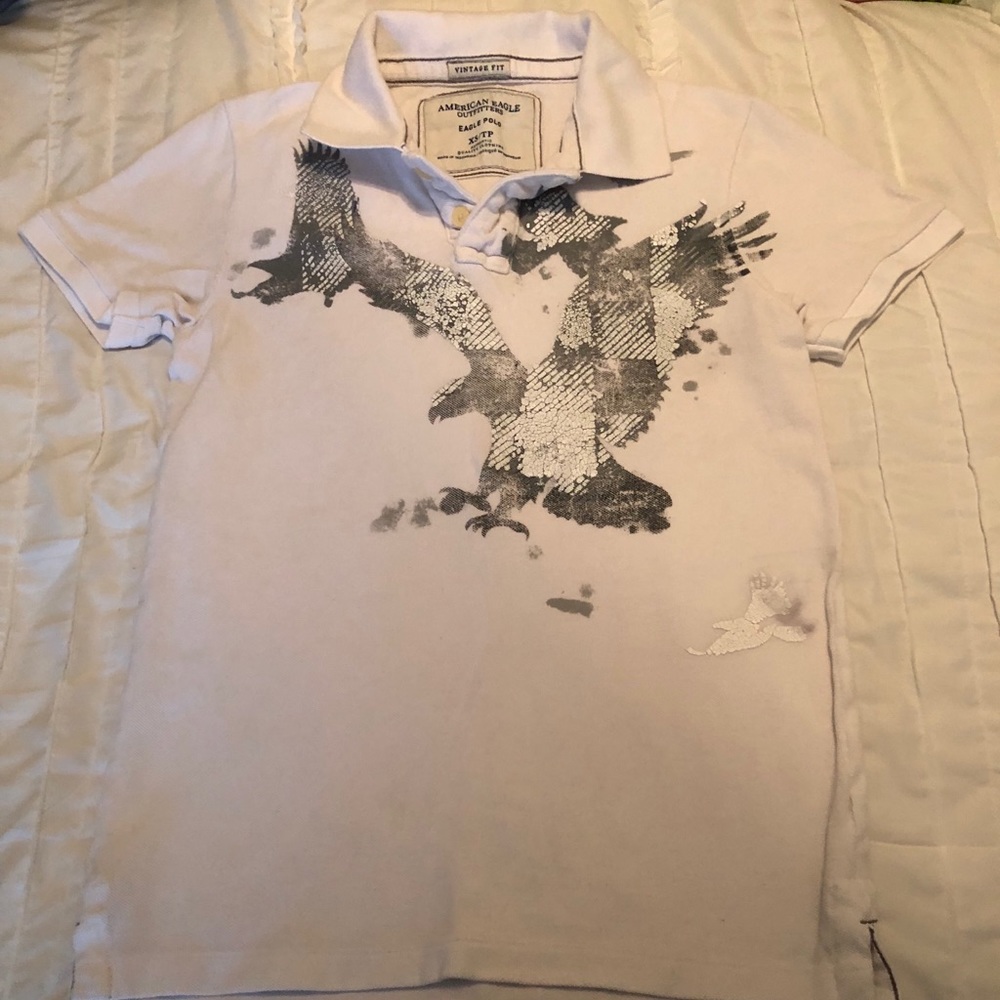 White designed polo American Eagle